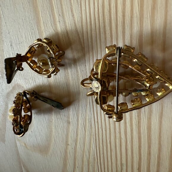Vintage Austrian Rhinestone & Floral Clip-On Earrings & Brooch Set Mid Century - Picture 8 of 12